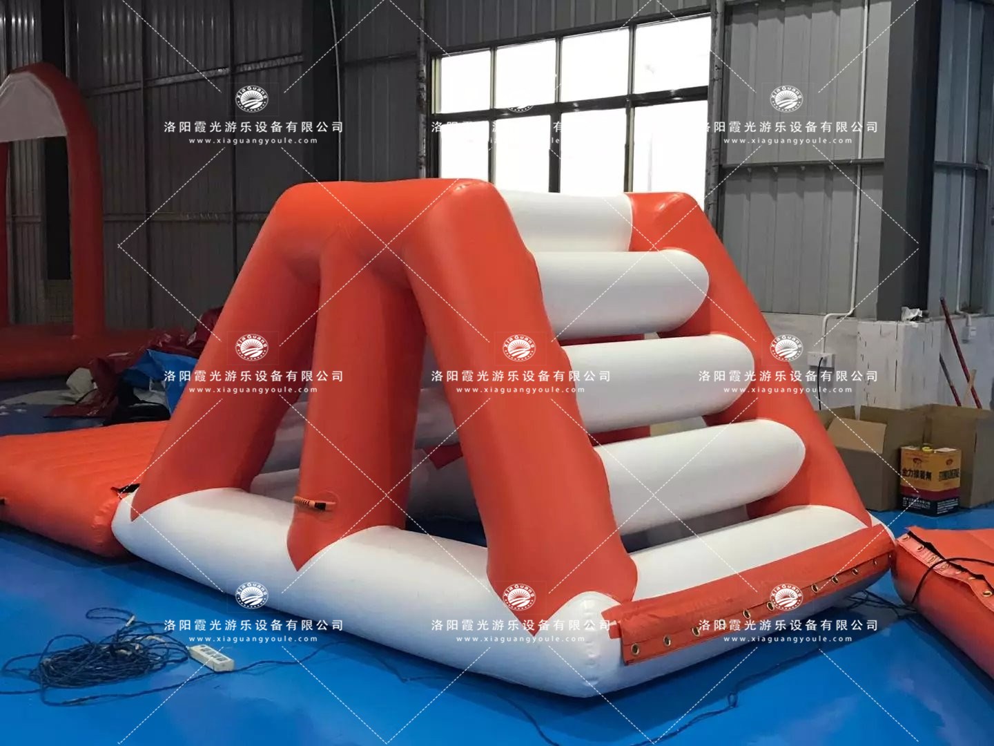 上林水上闯关设施